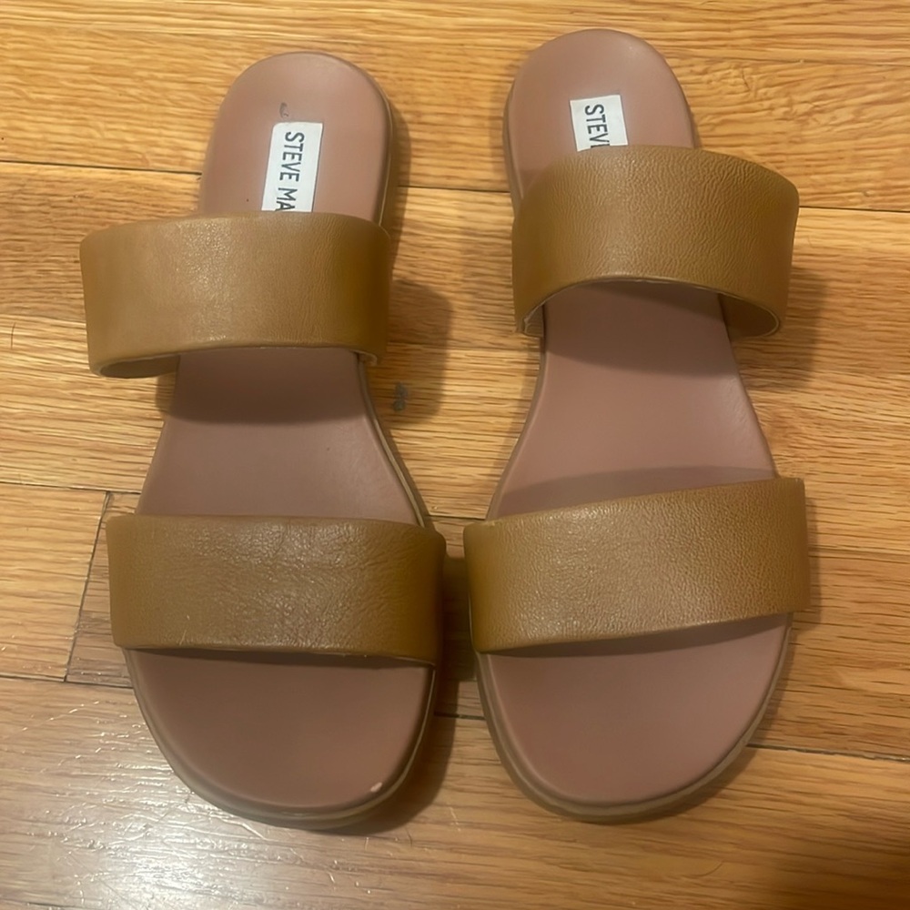 Steve Madden two strap nude flat sandal 7M